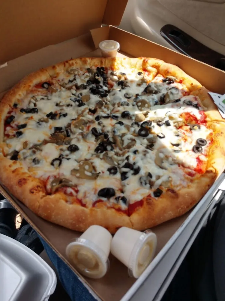 Olives and Mushroom Pizza
